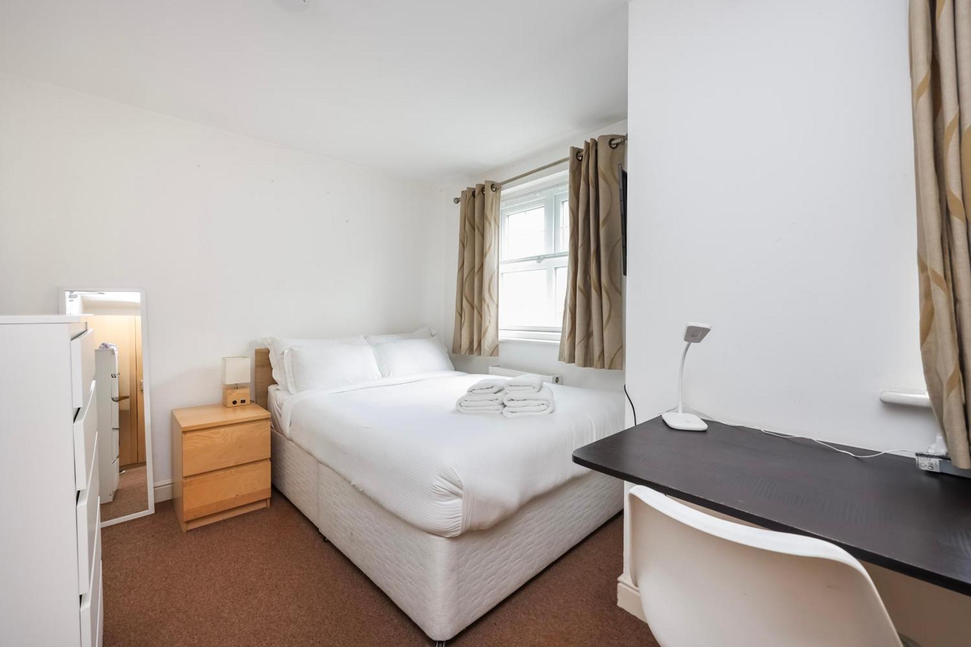 Vibrant Clapham Double Bedroom London Ngoại thất bức ảnh